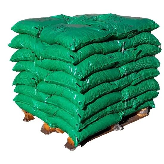 Palette de sacs verts