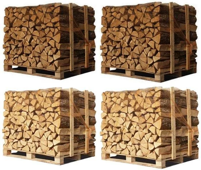 Quatre palettes de bûches présentées ensemble