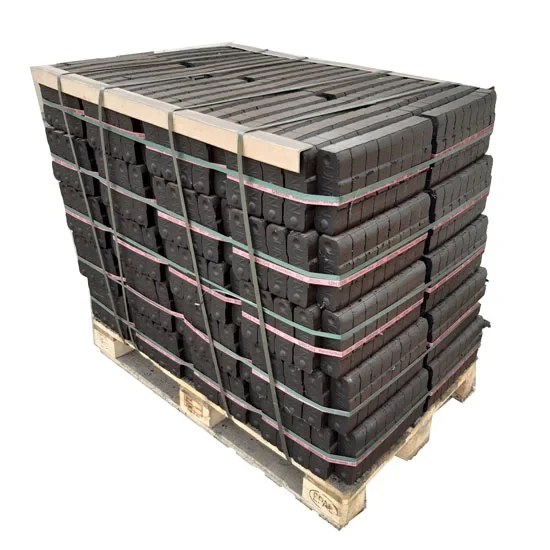 Palette de briquettes sombres cerclées