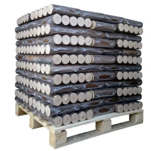 Palette de paquets de bûches densifiées cylindriques
