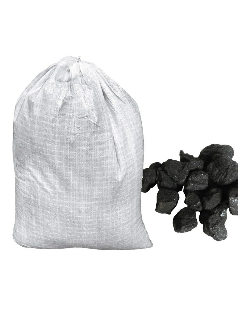 Grand sac blanc avec morceaux de charbon